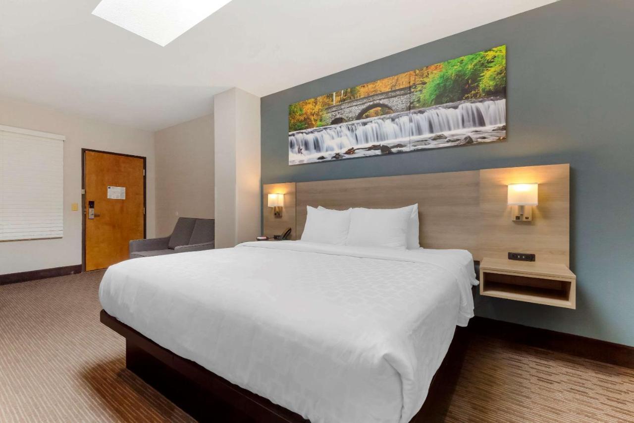 Готель Clarion Pointe Тома Екстер'єр фото