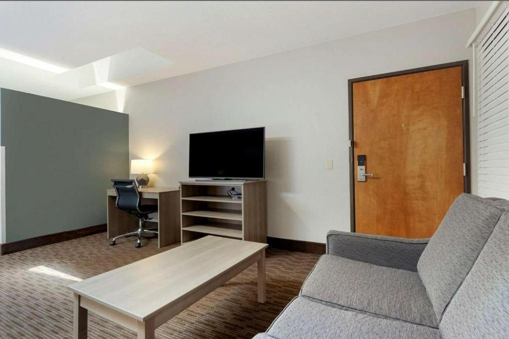 Готель Clarion Pointe Тома Екстер'єр фото