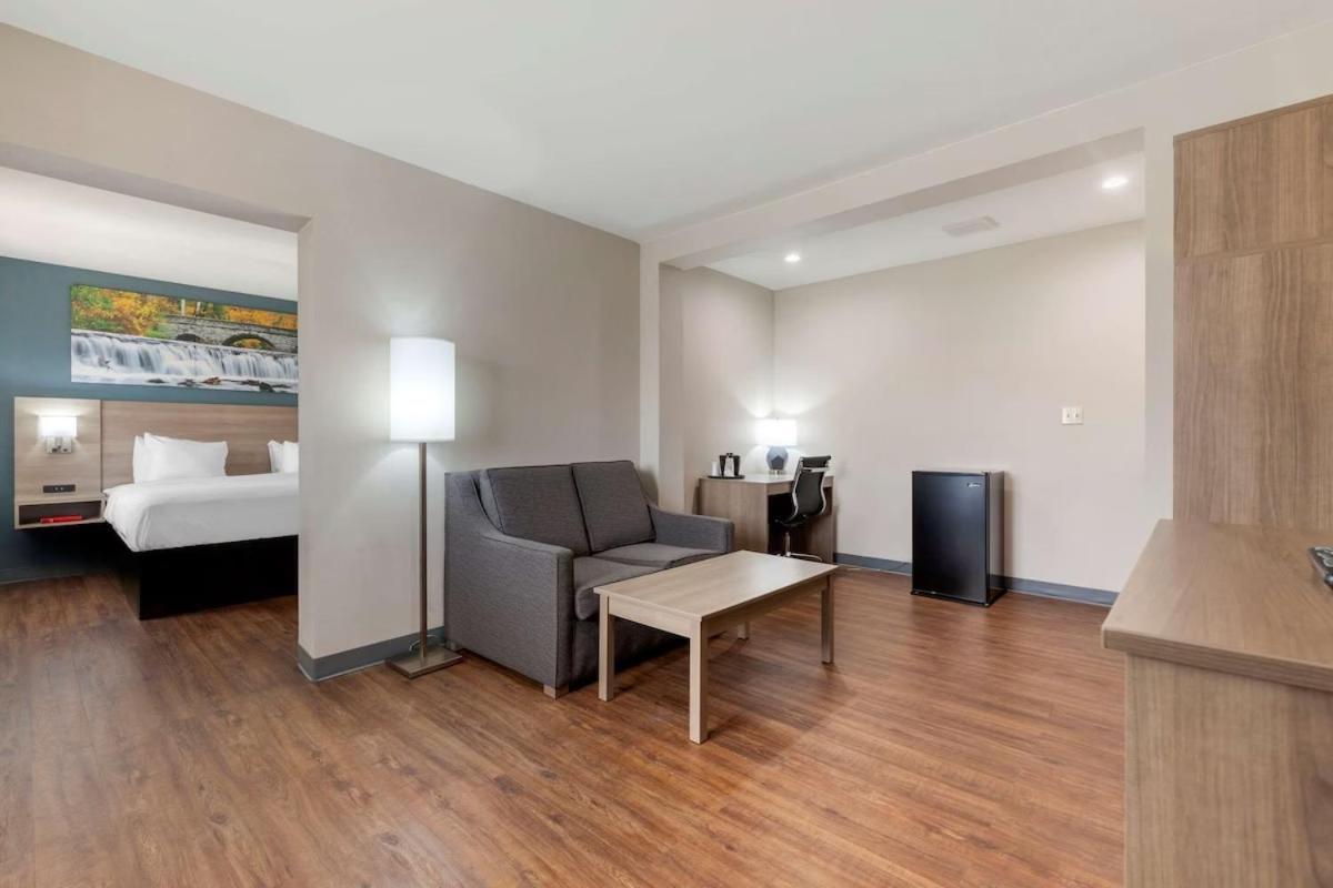 Готель Clarion Pointe Тома Екстер'єр фото