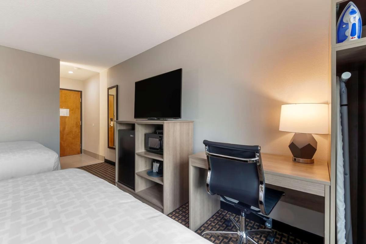 Готель Clarion Pointe Тома Екстер'єр фото